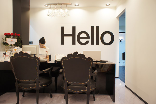 東京神奈川デザイン看板、サインポスト、デンタルクリニック、スタイリッシュ、笑顔、