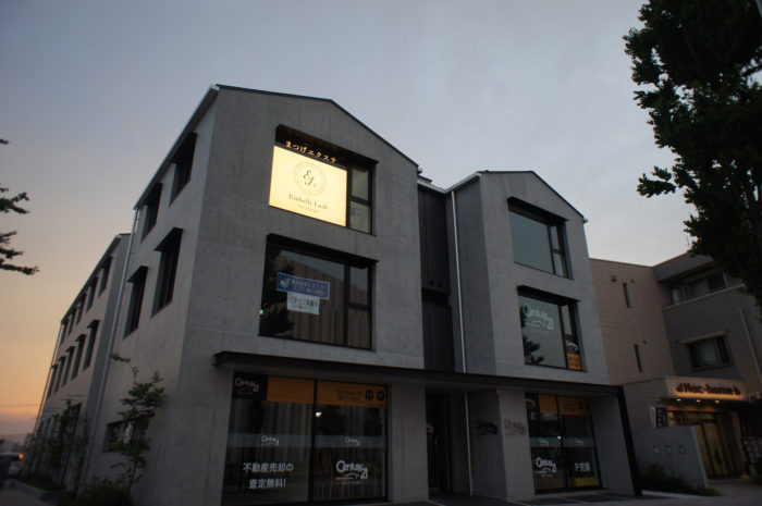 看板ライトアップ